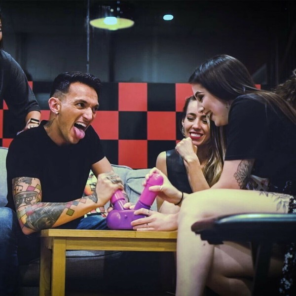 Play WIV ME - CUM Face Party Game – Jeux d'adieu simples