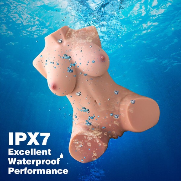 XISE - TORSO REALISTA DANIA COM VIBRAÇÕES FEMININAS 52 CM XISE