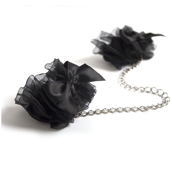 Menottes en organza et satin Frou Frou — BIJOUX INDISCRETS