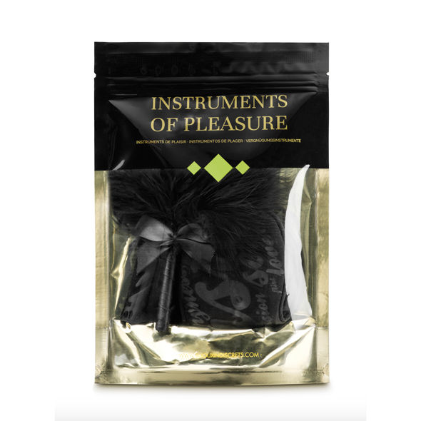 Kit plaisir sensoriel avec plume, menottes et masque — BIJOUX INDISCRETS