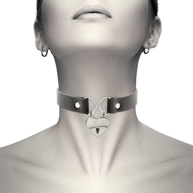 Collier fétiche en cuir vegan avec cœur et clé — COQUETTE ACCESSORIES