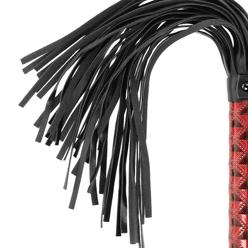 Flogger en cuir végan édition rouge — BEGME RED EDITION
