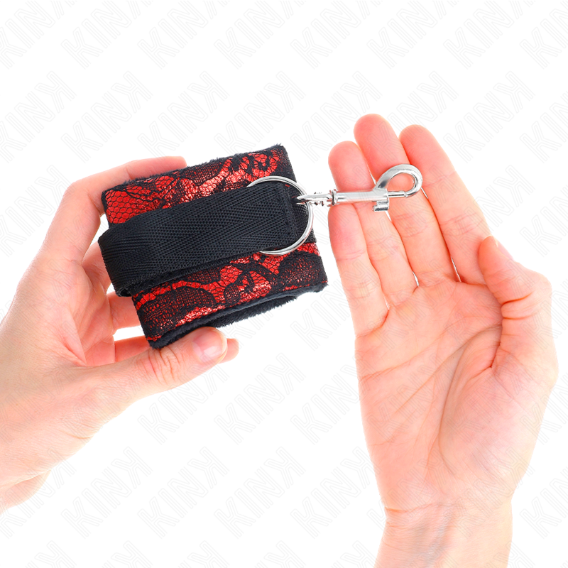 Ataduras de muñeca cortas en terciopelo encaje y nailon rojo y negro — KINK WRIST RESTRAINT