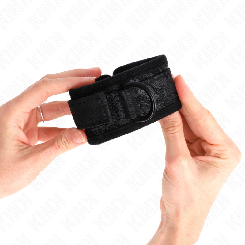 Manette in Neoprene e Pizzo Nero — KINK WRIST RESTRAINT