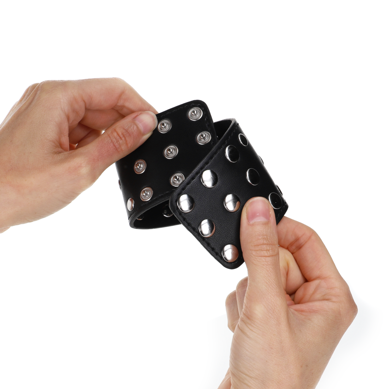 Menottes poignets ajustables à fermeture pression et rivets — KINK WRIST RESTRAINT