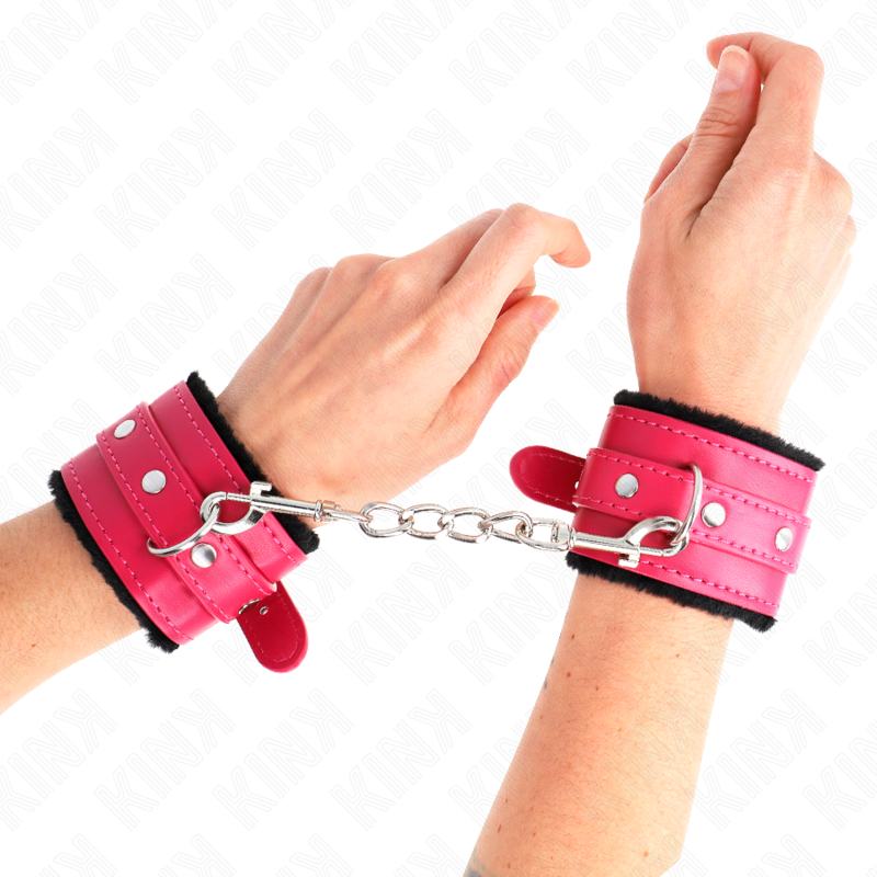 Appui-poignets doublés de fourrure premium noir avec ceinture réglable rose framboise — KINK WRIST RESTRAINT