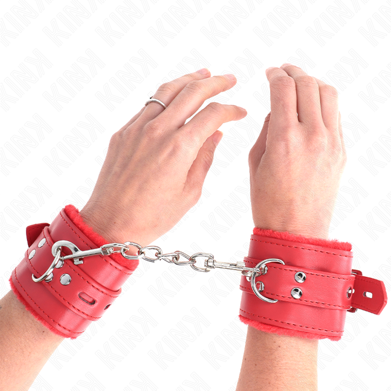 Appui-poignets doublés de fourrure rouges avec trous carrés et ceinture réglable — KINK WRIST RESTRAINT