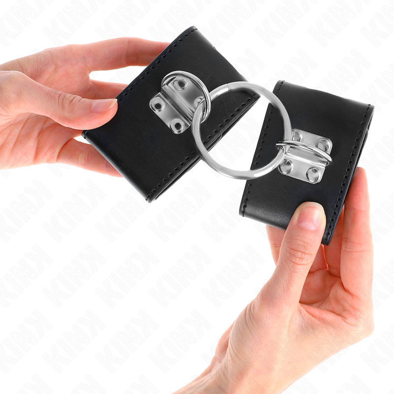 Supporti polsi fissi regolabili neri con anello e lucchetto — KINK WRIST RESTRAINT