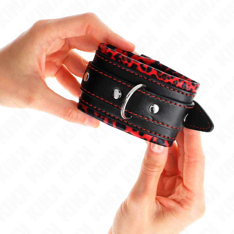 Appui-poignets doublés de fourrure réglables rouge et noir — KINK WRIST RESTRAINT