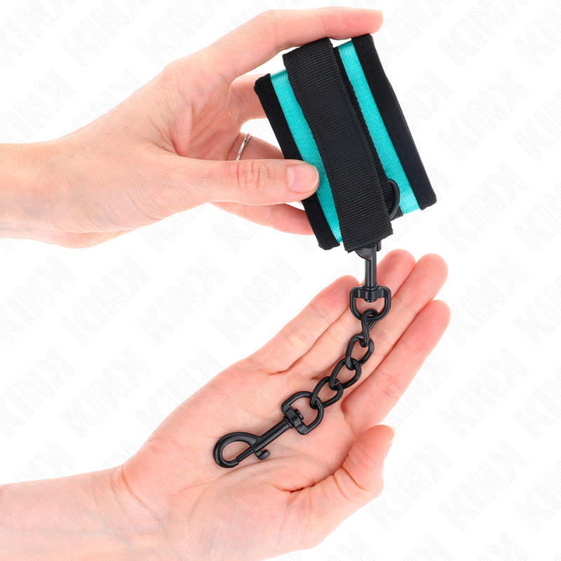Verstellbare Nylon-Handfessel in Schwarz und Blau — KINK WRIST RESTRAINT