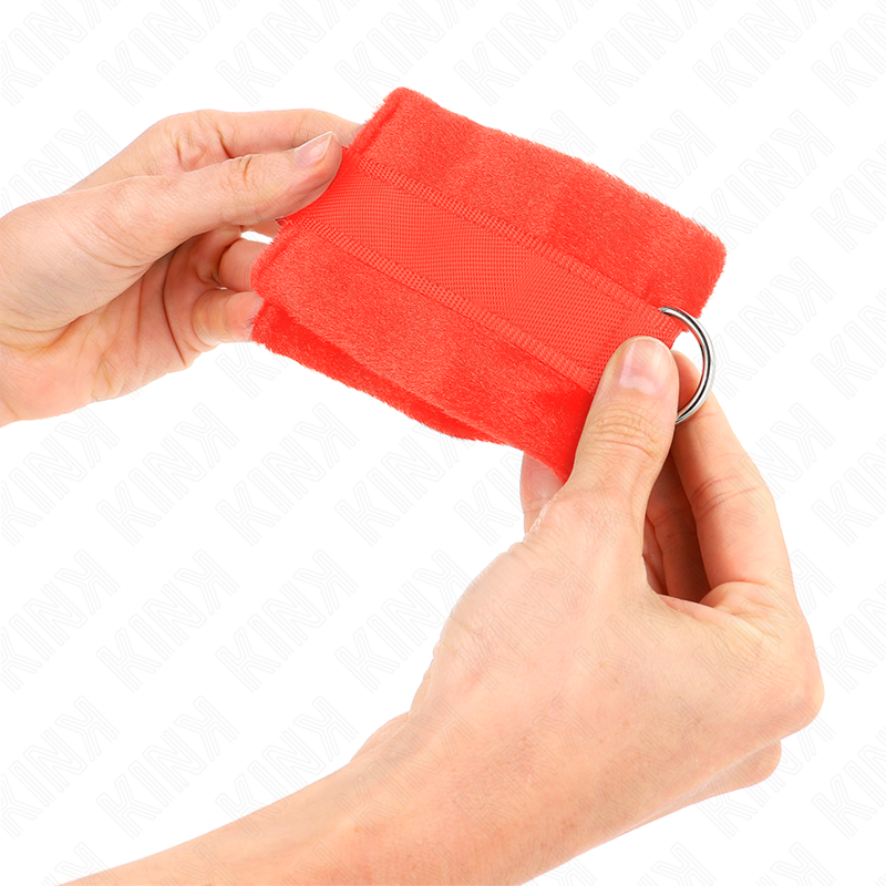 Manchettes débutant en fourrure rouge ajustables — KINK WRIST RESTRAINT
