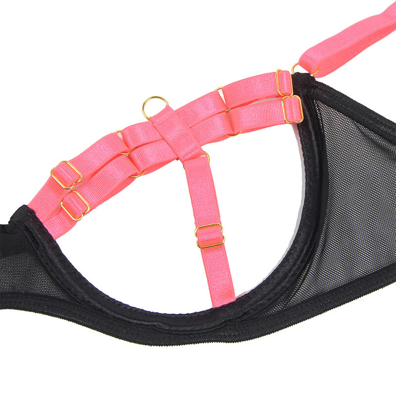 Ensemble lingerie découpé rose avec collier et détails jambes — SUBBLIME SETS
