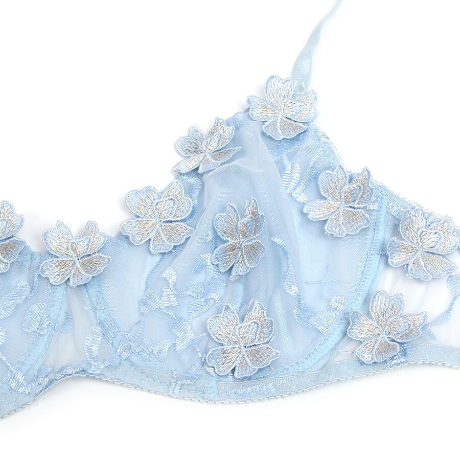 Ensemble soutien-gorge et culotte brodés de fleurs bleu ciel — SUBBLIME SETS