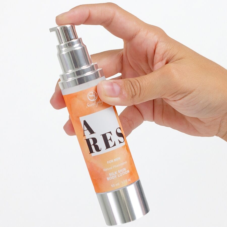 Loção sedosa para homem com notas amadeiradas — SECRETPLAY COSMETIC