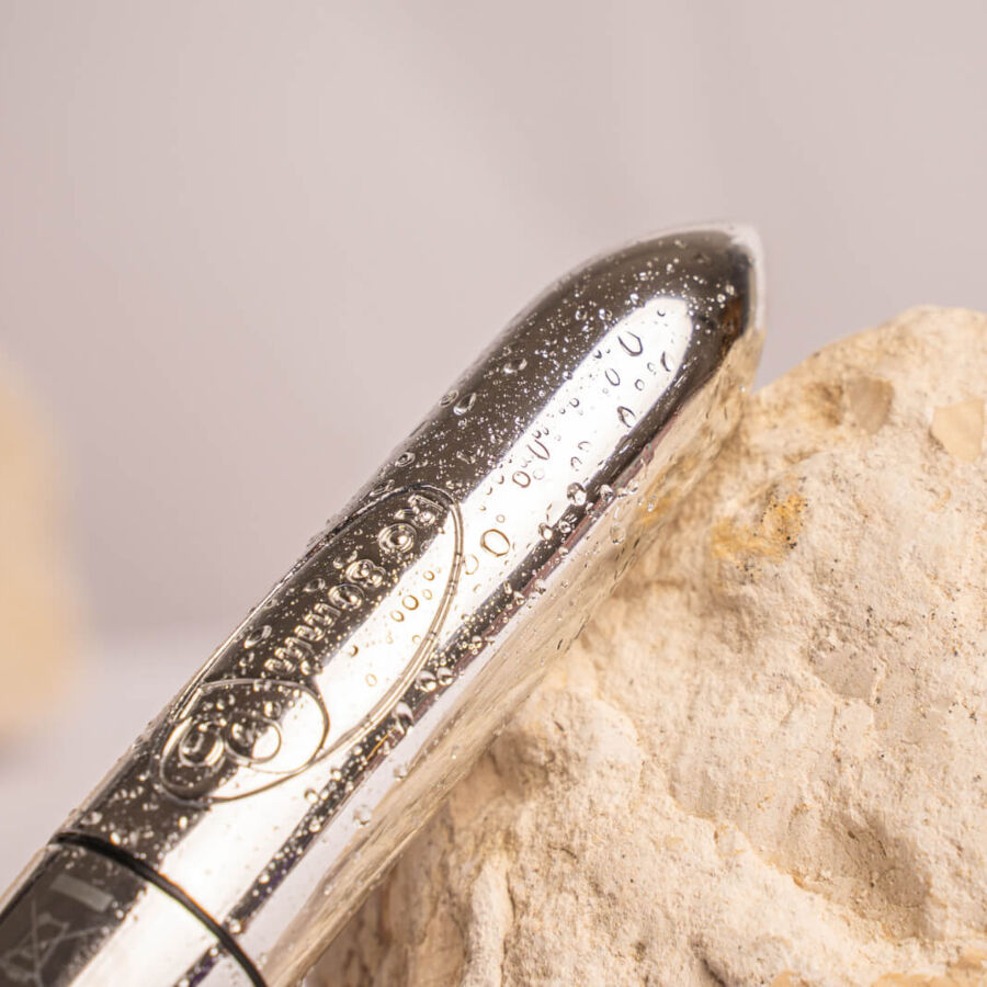 Balle vibrante chromée argentée compacte et puissante — ROCKS-OFF